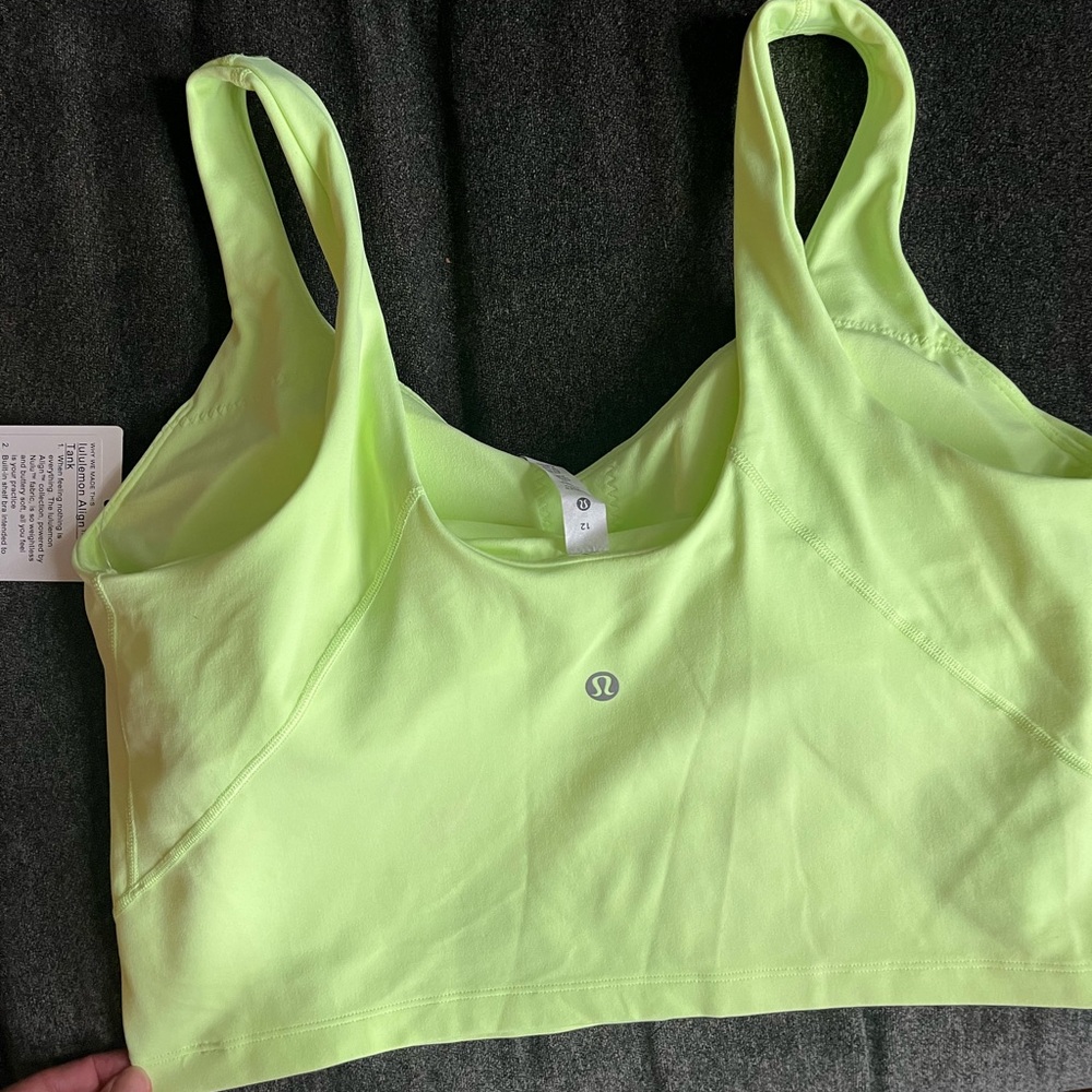 Size 12 new align tank cropped